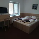 Vendégház Zatisi Komorní Lhotka