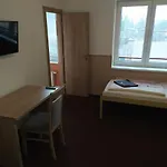 Zatisi Vendégház Komorní Lhotka