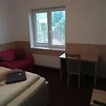Zatisi Vendégház Komorní Lhotka