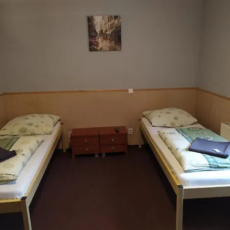 Zatisi Vendégház Komorní Lhotka